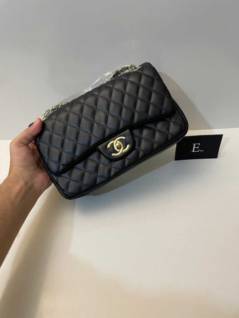 CHANEL CLASSIC FLAP BAG