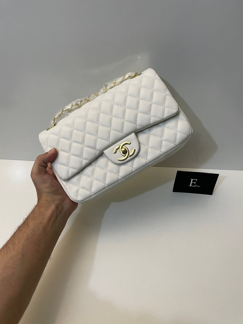 CHANEL CLASSIC FLAP BAG