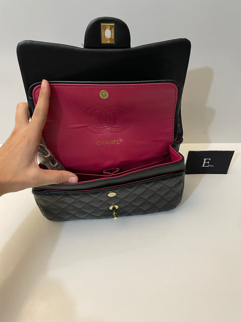 CHANEL CLASSIC FLAP BAG