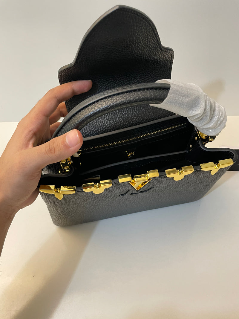 LOUIS VUITTON CAPUCINES MM